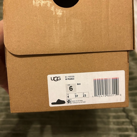 UGG slippers - Picture 5 of 5